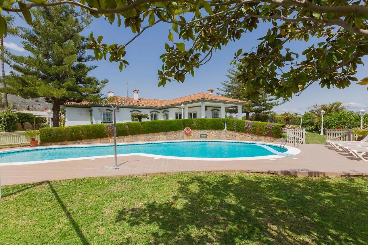 Villa Galemar Pool & Gardens 托雷莫利诺斯